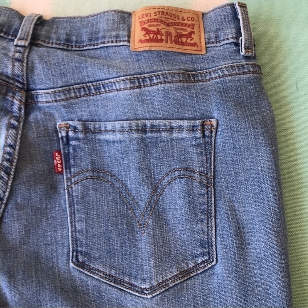 Levi’s Classic Bootcut Floral Embroidered Mid Rise Jeans Size 6 - Picture 8 of 15